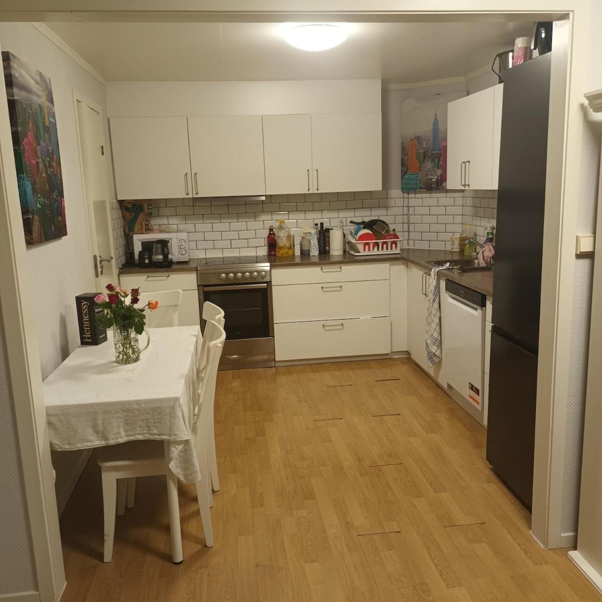 Room For Rent In A Shared Apartment 모스 외부 사진